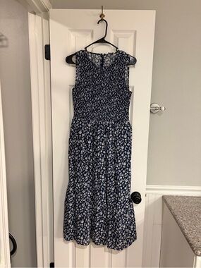 pintuck midi dress in drapey organza JCrew Pintuck Midi Dress In Drapey Organza Vintage Red Size XS